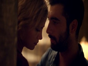 "Silsile"...AŞK, İHANET VE DOSTLUK ÜÇGENİN TAM ORTASINDA OLAN BİR FİLM!