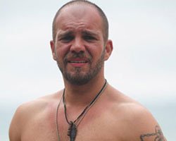 Tolga Karel... `YALANLARLA UYUMAKTANSA, YILANLARLA UYURUM!`