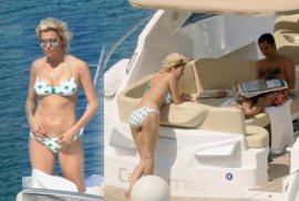 Deniz Akkaya... YENİ SEVGİLİYLE BODRUM'DA SERESERPE!..