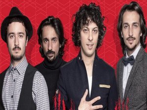 Narda Afrika... TEATRAL VE İRONİ BARINDIRAN ALBÜMLERİ, MÜZİK MARKETLERDE!