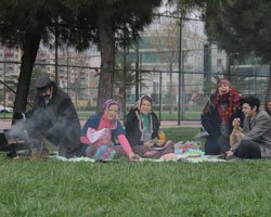 BENİ BÖYLE SEV`DE NELER OLUYOR?