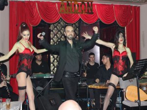 Mutlu Genç... MELEKLERİYLE SAHNEDE BÜYÜLEMEYE HAZIRLANIYOR!