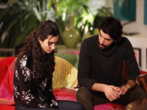 Kara Para Aşk...ELİF ACI GERÇEĞİ ÖĞRENİYOR!