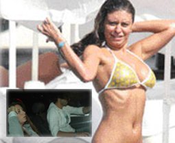 Ebru Polat... FUTBOLCU SEVGİLİ MAÇTA, KENDİ PLAJDA...