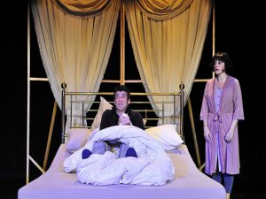 "Yaşamak Denen Bu Zahmetli İş"... EVLİLİK VE YAŞAMI SORGULAYAN OYUN, KÜÇÜK SAHNE` DE!