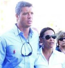 Bomba Haber... HÜLYA AVŞAR EVLENMİŞ, HEM DE "STEVEN"LA!..