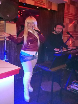 Kumsal......22 YIL SONRA `` DALGANA BAK``  DEDİ ..