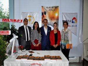 Güray Gökal... İMZA GÜNÜNDE  "FARKLI BİR YOL HİKAYESİ" SEÇTİ!