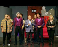 Nejat Uygur... DÜNYA TİYATROLAR GÜNÜ`NDE GÖZYAŞLARIYLA ANILDI!