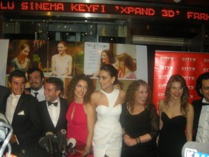 `Aşk Oyunu`... ROMANTİK AŞK KOMEDİSİNE, NEŞELİ GALA!