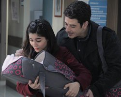 BOĞAZİÇİLİLER DE `BENİ BÖYLE SEV` FANATİĞİ ÇIKTI!