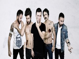 `P!İZ` ..... "FIRTINAM" ŞARKISININ SÖZLERİNİ VÜCUTLARINDA SİMGELEŞTİRDİ!