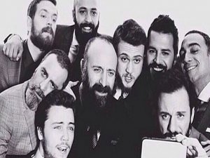 "Muhteşem Yüzyıl"... ERKEK OYUNCULARINDAN, MUHTEŞEM SELFİE!...
