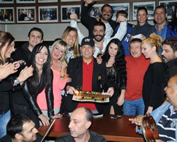 Hacıdan.... YILLARIN ESKİTEMEDİĞİ DELİKANLI!