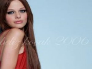 Naz Elmas... "BENİ TAŞIYACAK ERKEK VİNÇ GİBİ OLMALI"!...