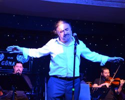 Volkan Konak... YAKIŞIKLI DEĞİLİM AMA KARİZMATİĞİM!