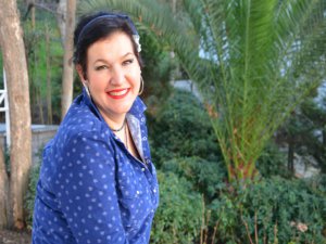 Sevim Seçkin.... KÜÇÜK GELİNLERİN DİLİNE TERCÜMAN OLAN YAZARDAN BİR KİTAP DAHA !