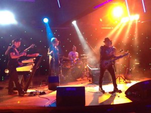 Fuat Güner... YENİ ALBÜME 2. VİDEO KLİP!... "DİBİNE VUR"...