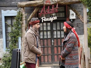 Demet Akbağ - Sermiyan Midyat....İKİLİ SEYİRCİYİ YİNE ÇOK GÜLDÜRDÜ!