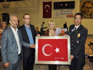 Gülden Karaböcek... KASTAMONU`DA TÜRK POLİS TEŞKİLATI`NA ANLAMLI KONSER!...