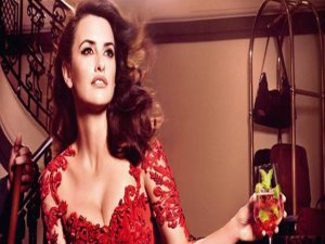 Penelope Cruz... SEKSİ YILDIZ, YENİ BOND KIZI OLDU!...