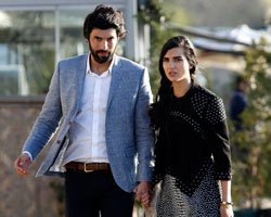 Kara Para Aşk... HERKES ONLARI SEVGİLİ SANIYOR!