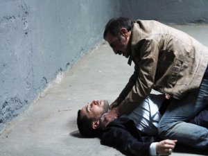 Kaçak... İNTİKAM SAVAŞI ALEVLENDİ!