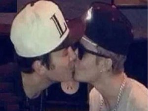 Justin Bieber... ÇILGIN ŞARKICI GENÇ KIZ HAYRANLARINI ÜZDÜ!... "BEN BİSEKSÜELİM"...