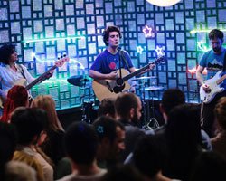 Yalan Dünya... YALAN CAFE`DE ROCK RÜZGARI!