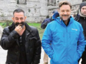 Russell Crowe-Cem Yılmaz... İKİLİ ARASINDA SOĞUK RÜZGARLAR MI ESİYOR?