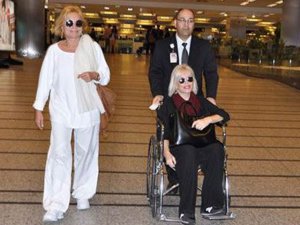 Ajda Pekkan tekerlekli sandalyede ... BU GÜNLERİ GÖRECEK MİYDİK?