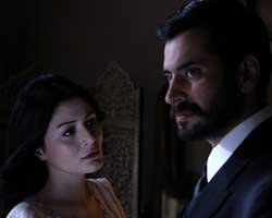 Yasak... SEVGİLİLER AYNI ÇATI ALTINDA!