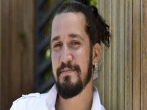 Doğukan Manço... SAHNE ALACAĞI MEKANDA SALDIRIYA UĞRADI!...