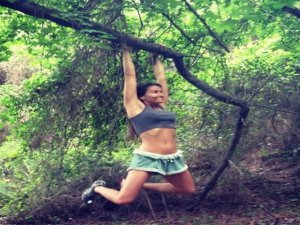 Eda Taşpınar... DİŞİ TARZAN, ORMANDA DALDAN DALA ATLADI!