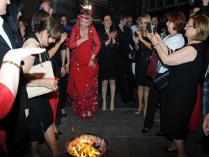 Suzan Kardeş... HIDIRELLEZ BAHÇESİNDE EĞLENCE DOLU BİR GECE!