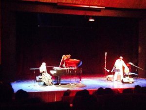 KADIKÖY`DE ANJELİK AKBAR KONSERİ