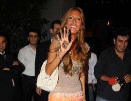 Çağla Şikel-Emre Altuğ... KINA GECESİ YAPILDI NİKAH YARIN!..