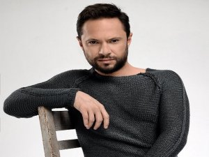 Özgün... YEPYENİ  ŞARKISI "ÖPÜCEM" İLE SEVENLERİYLE BULUŞUYOR!..