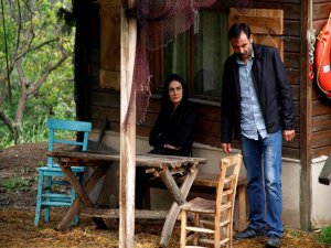 Kaçak... SERHAT, ERTAN`IN PEŞİNDE!