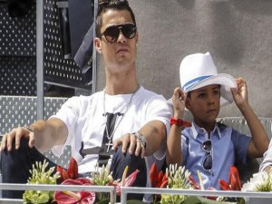Cristiano Ronaldo-Cristiano Jr... BABA OĞULUN TENİS MAÇI KEYFİ!..