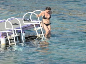 Nebahat Çehre... `KENDİME GÜVENİYORUM, BU YAZ YİNE BİKİNİ GİYECEĞİM!`