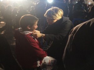 Gülben Ergen... MADENCİ AİLESİNE DESTEK İÇİN SOMA`DA !..