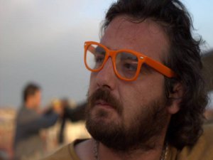 Umut Ertek... STYLİNG KLİPLERLE FARK YARATAN VE ADINDAN SÖZ ETTİRİN BİR İSİM !...