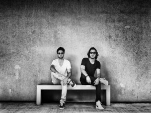 Dev... YENİ KLİBİ "KAYBETTİM KENDİMİ" İLE HAYRANLARIYLA BULUŞUYOR !..