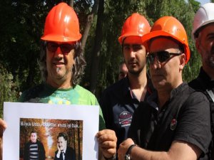 Nazım Hikmet... ÖLÜMÜNÜN 51. YILINDA MOSKOVA`DA MEZARI BAŞINDA ANILDI !..