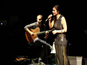 Şenay Lambaoğlu... `ZARF TÜMLECİ` İLE MÜZİK PİYASASINDA YERİNİ ALDI !..