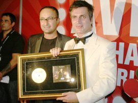 Teoman... ALTIN CD ALDI...