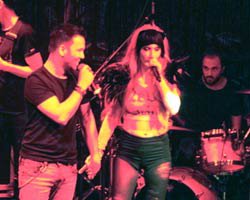 Hande Yener...  ``NABER`` ADLI ŞARKISINA PARODİLİ KLİP!