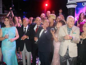 Quality Of Magazin Dergisi... YILIN EN İYİLERİNİ ÖDÜLLENDİRDİ!