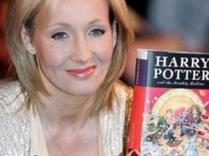 `Harry Potter` kitaplarının ünlü yazarı J.K. Rowling... REKOR BİR BAĞIŞA İMZA ATTI !..